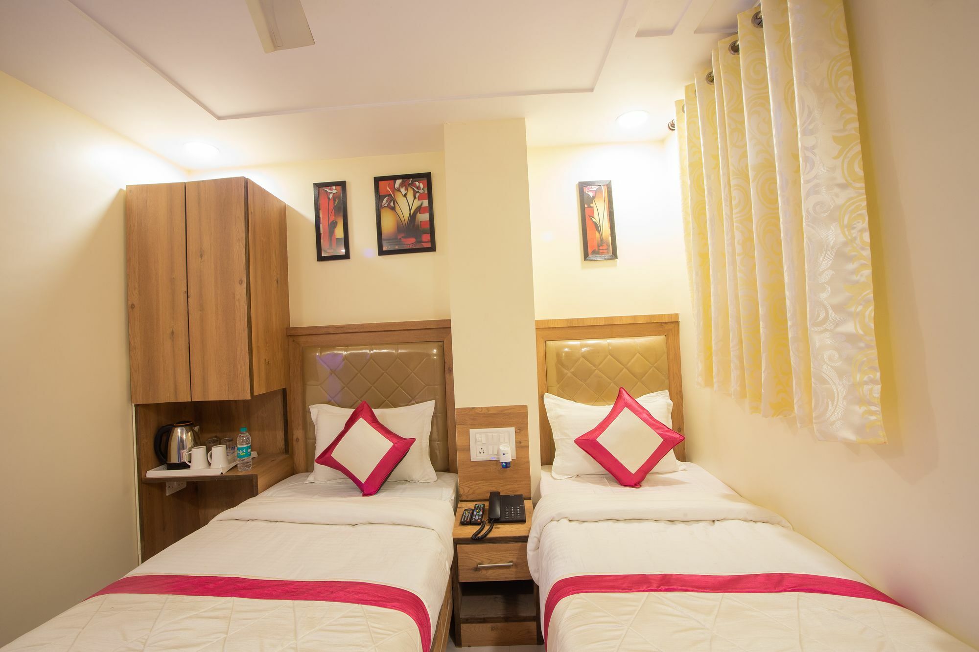 Hotel Sarthak Palace - By Pooja Hospitality Neu-Delhi Exterior foto