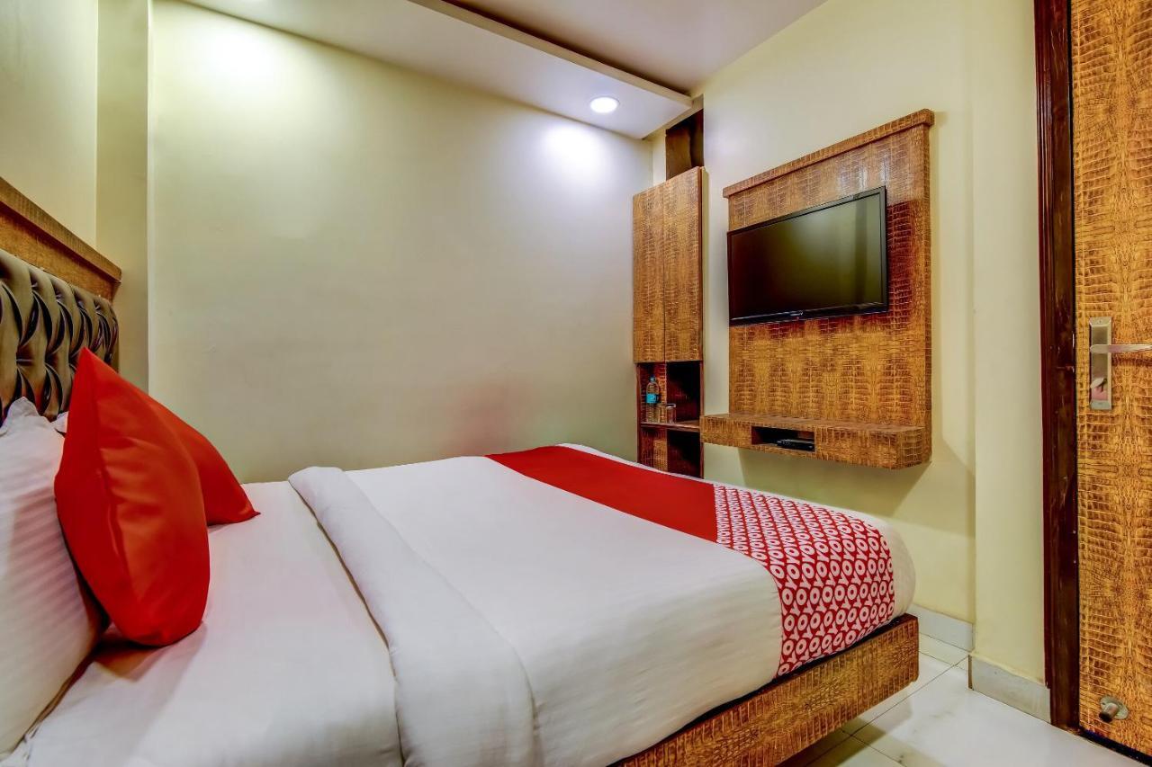 Hotel Sarthak Palace - By Pooja Hospitality Neu-Delhi Exterior foto